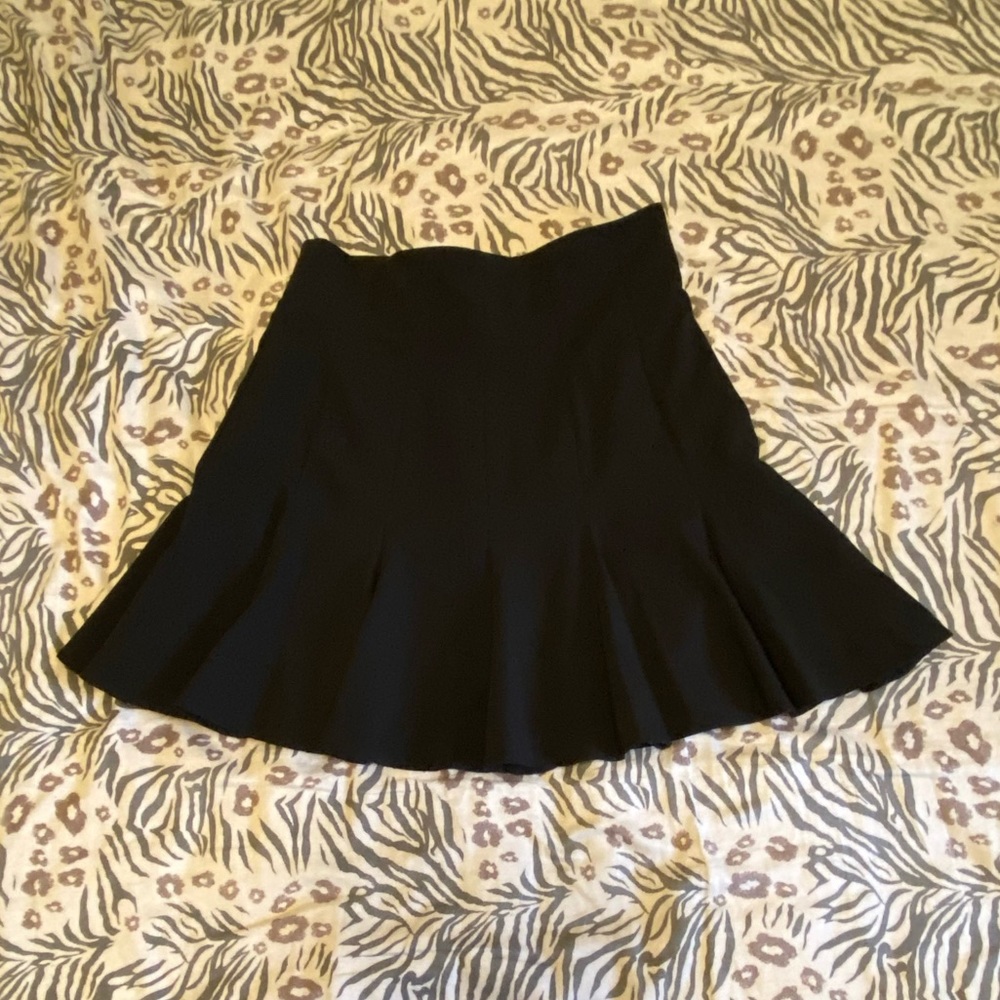 EUC Forever 21 Black pleated flounce skirt. Fully lined back zip. Size Large.